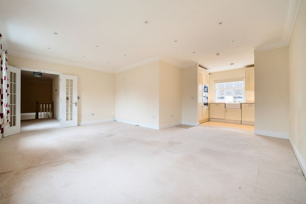 Property photo 2 of 9 Picture No. 41