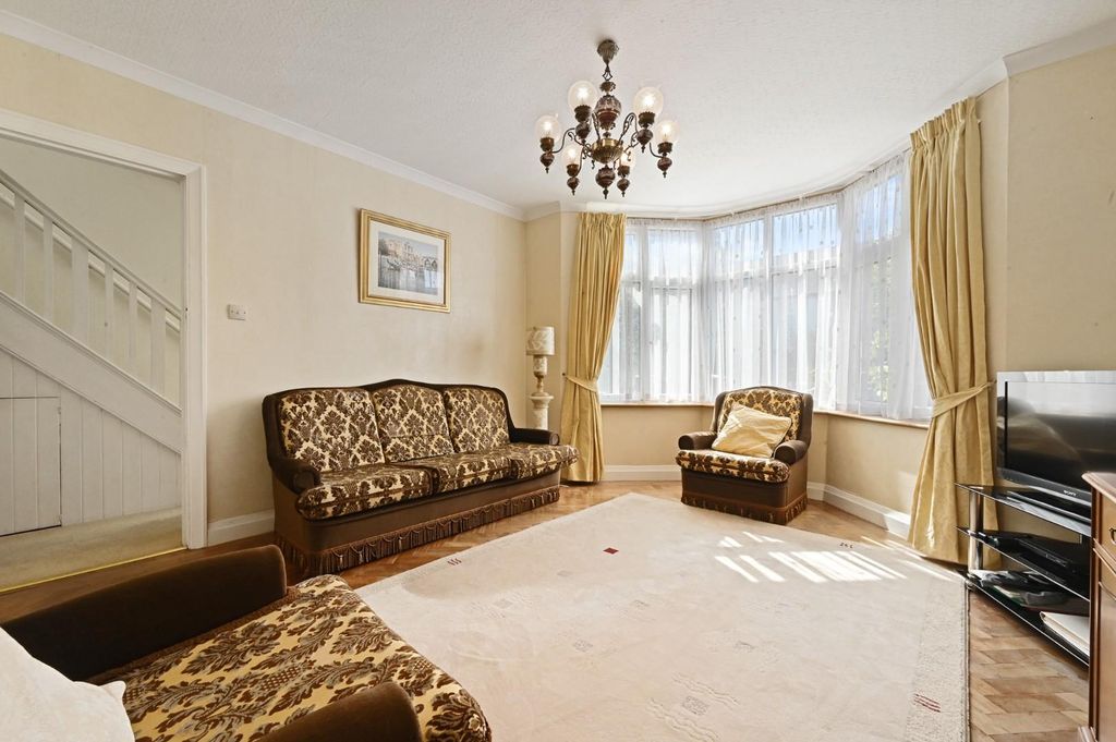 Property photo 3 of 13