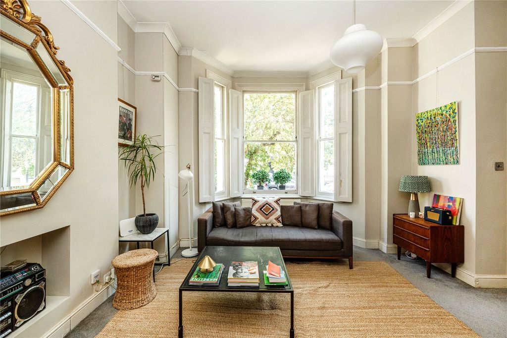 Property photo 3 of 8 Reception Room