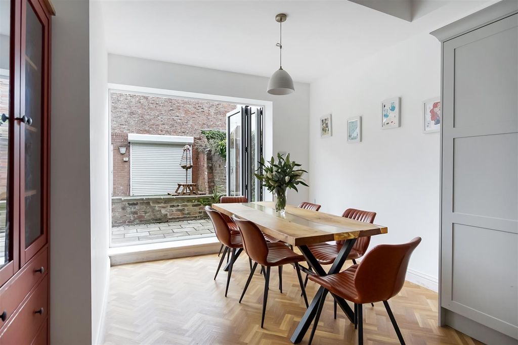 Additional image 9 of 4 bed town house to rentStanhope Road North, Darlington DL3