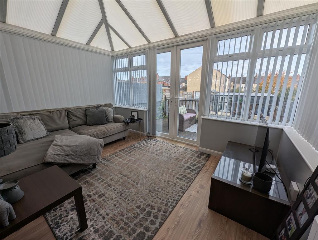 Property photo 2 of 17 Conservatory