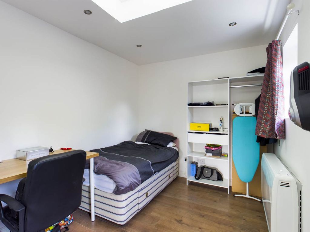 Property photo 3 of 4 Studio (2)