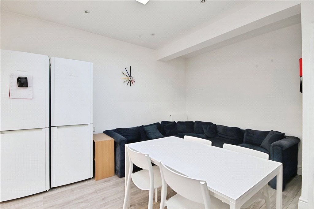 Property photo 3 of 11 Kitchen/Dining Room