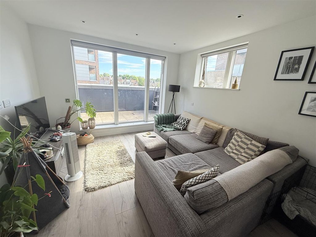Property photo 2 of 18 Tempimagevon4Fx.Jpg