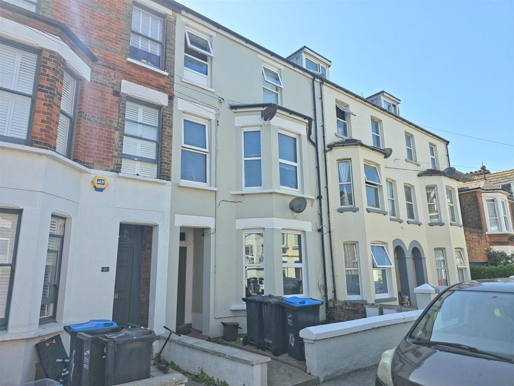 Property photo 1 of 11 External