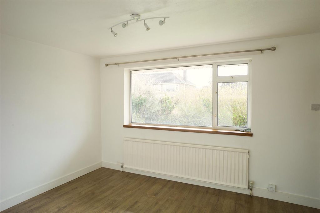 Property photo 3 of 12 Dining Room