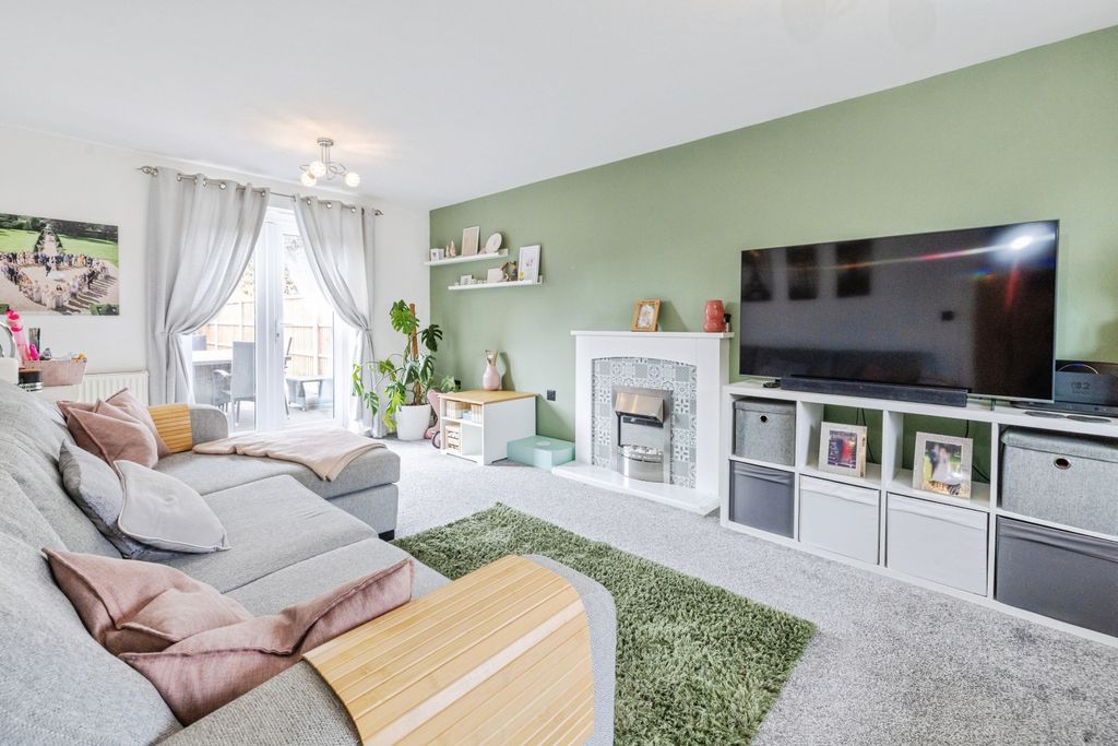 Property photo 2 of 22 2026-09-21-5Claudiusroad026