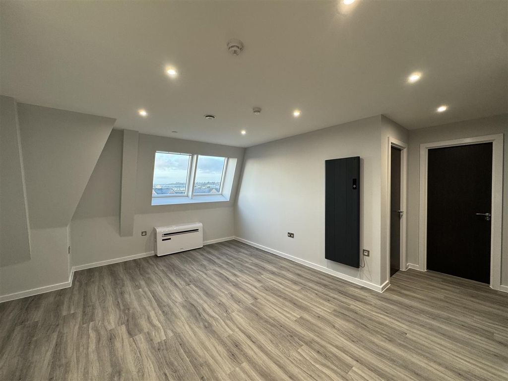 Property photo 2 of 12 Living Room Pic 8.Jpeg