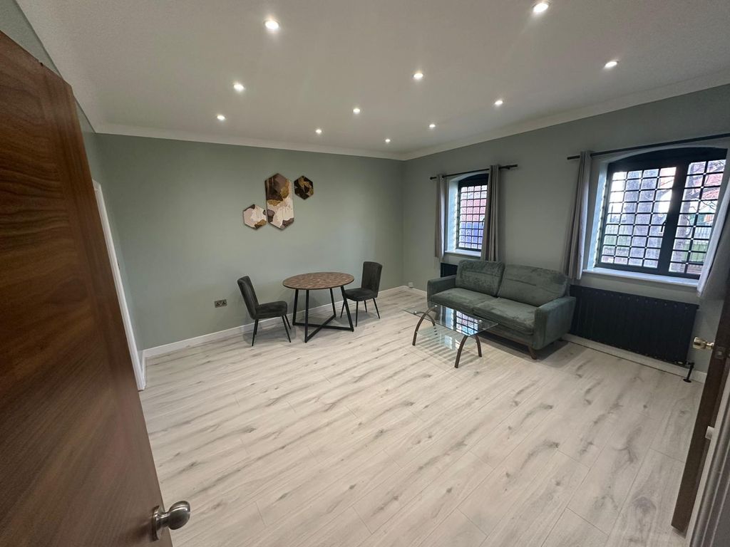 Property photo 2 of 5 Living Room