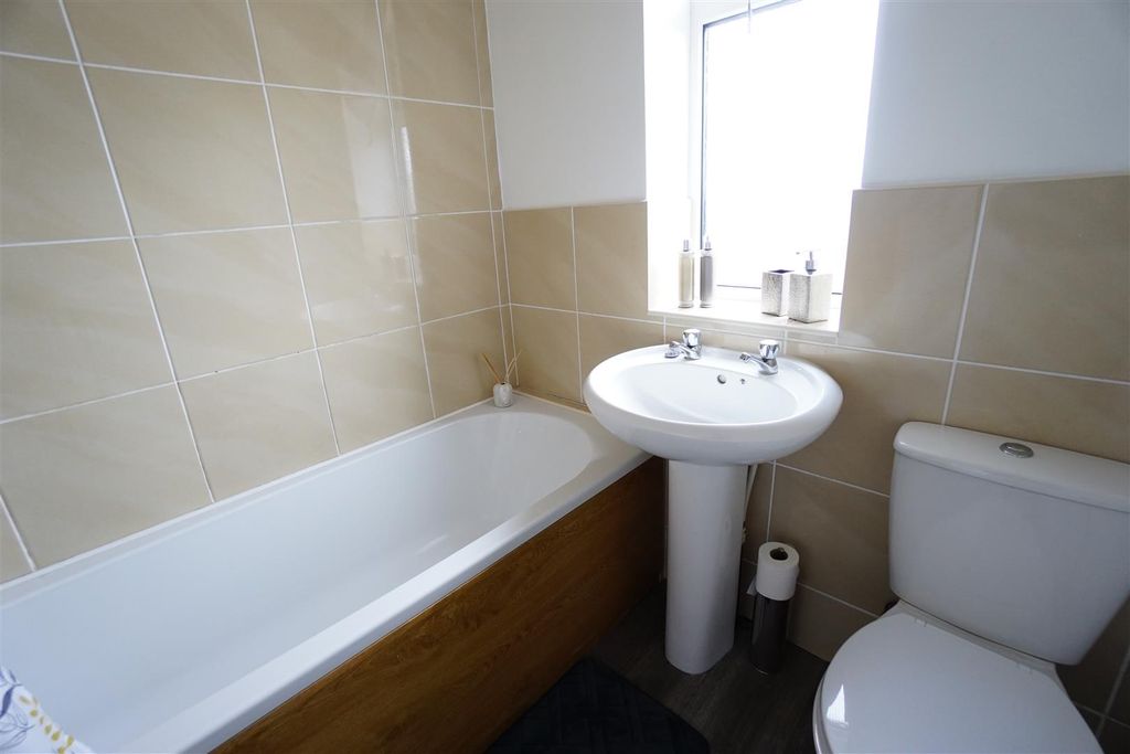 Property photo 3 of 12 Bathroom