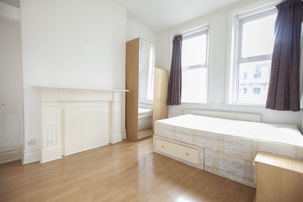 Property photo 1 of 3 (Main)