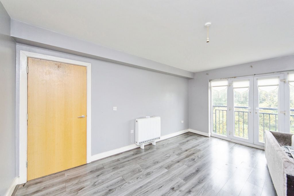 Property photo 3 of 13 Pbox-Img.Jpg