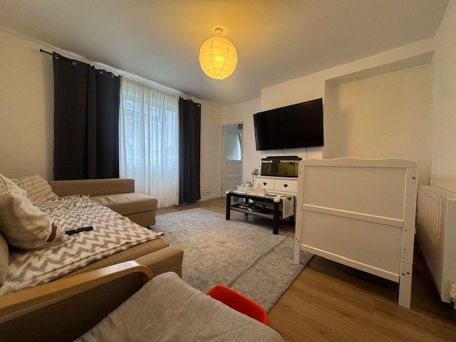 Property photo 2 of 11 Living Room