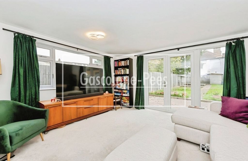 Property photo 1 of 11