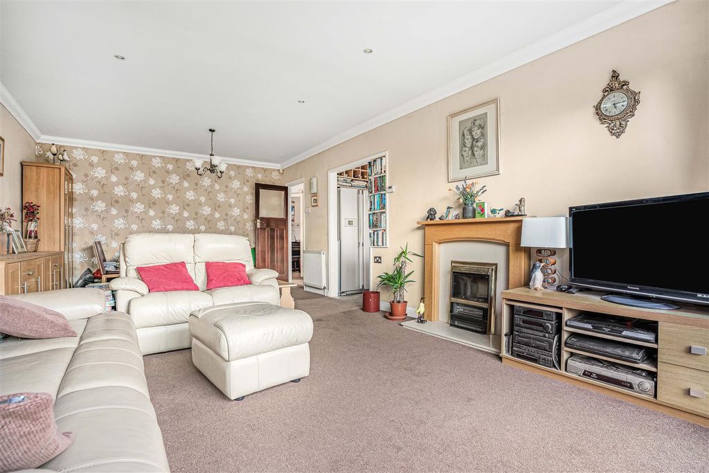 Property photo 3 of 22