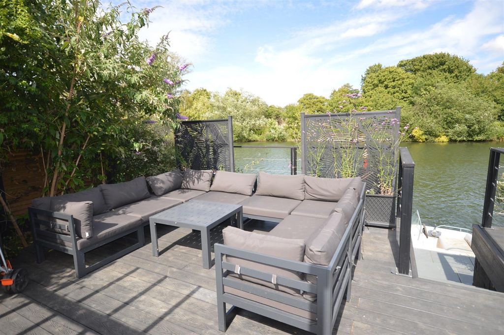 Property photo 3 of 37 i2.Jpg