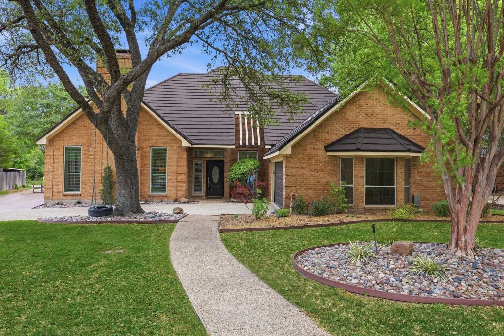 Property photo 1 of 31