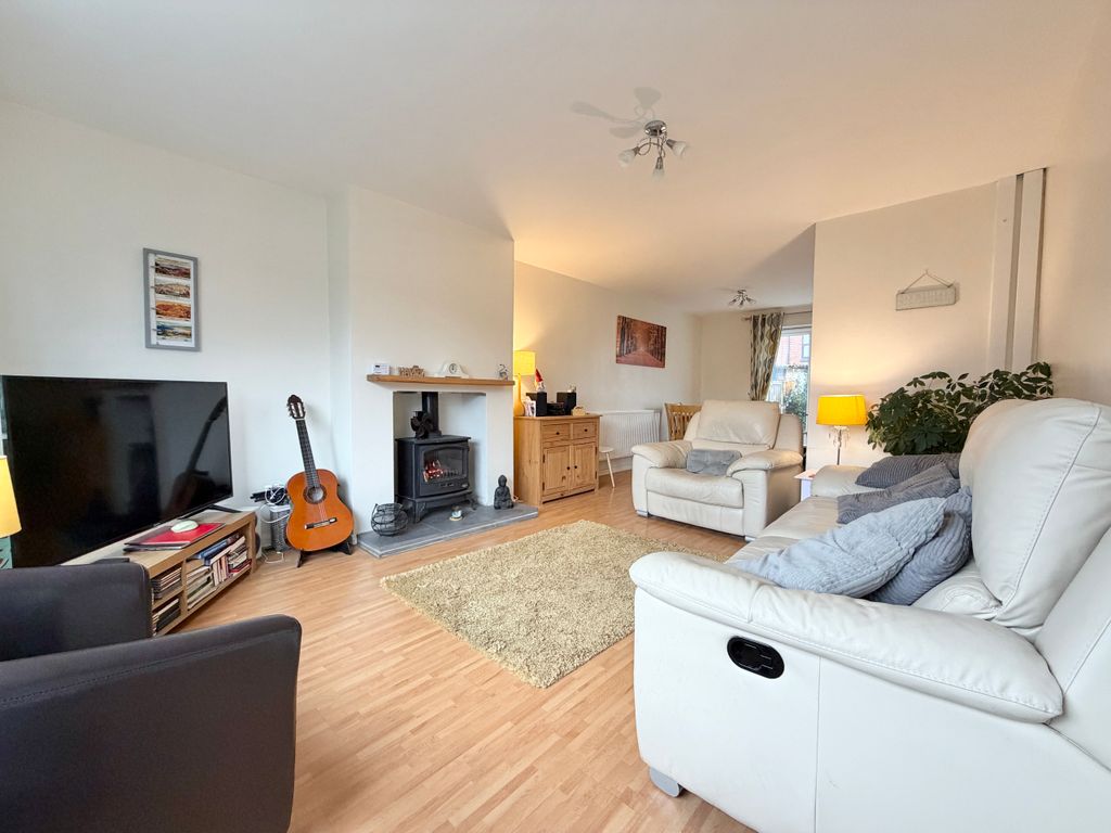 Property photo 2 of 20 Living Room