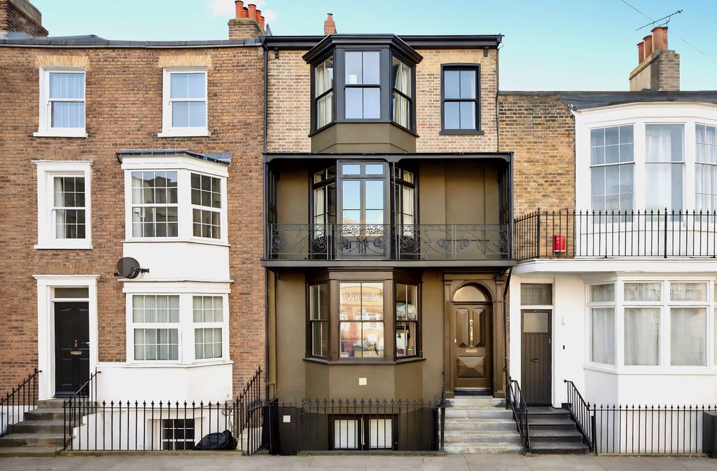 Property photo 1 of 24