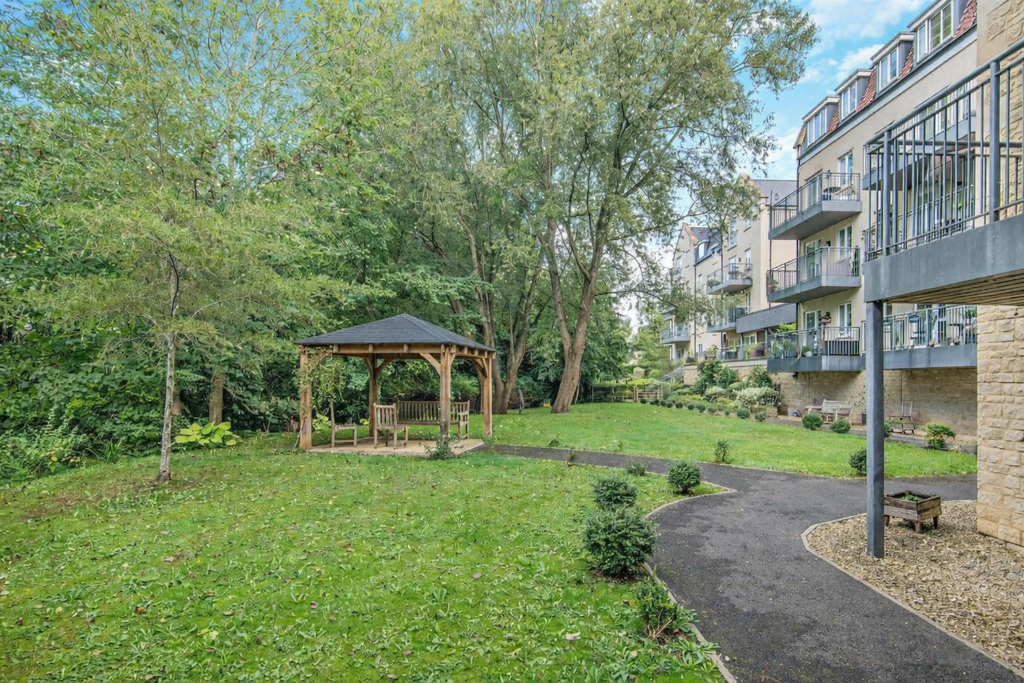 Property photo 1 of 25