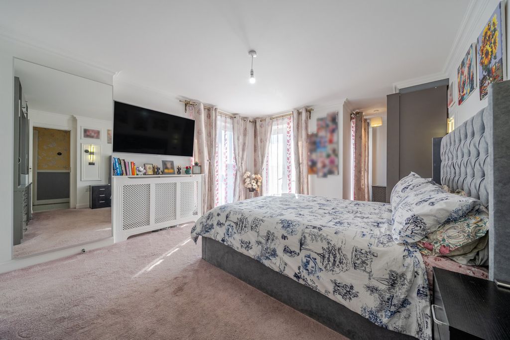 Additional image 12 of 2 bed flat for saleOakes Crescent, Dartford, Kent DA1