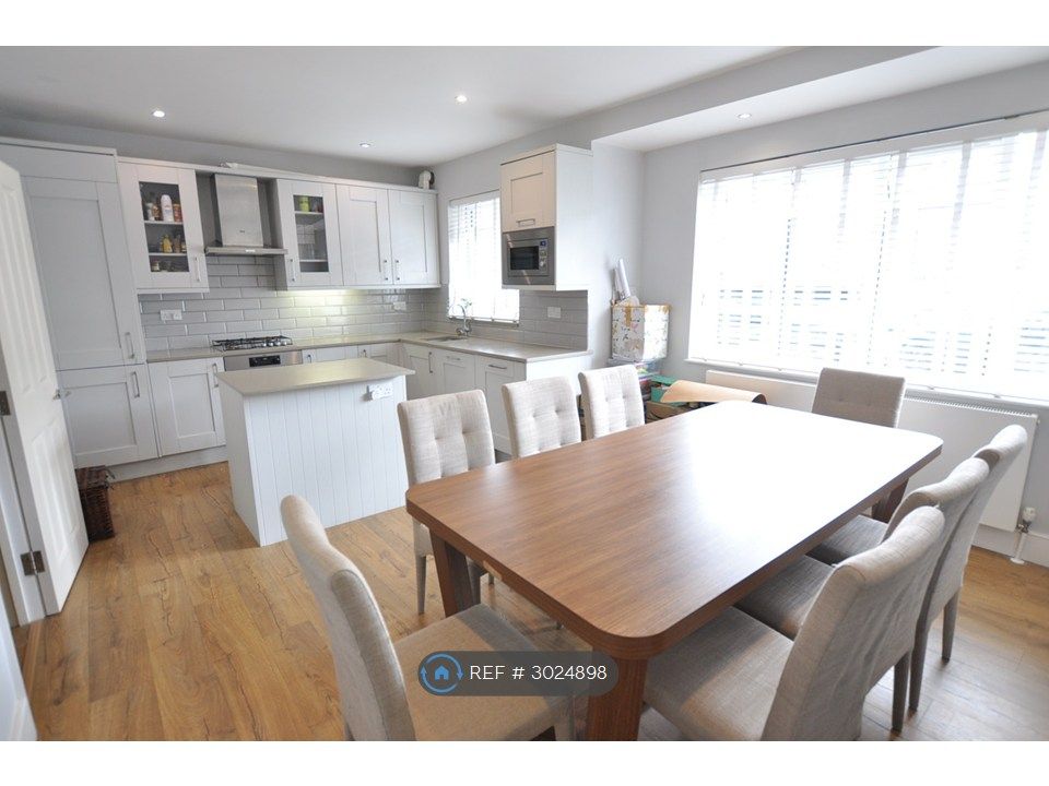 Property photo 1 of 31