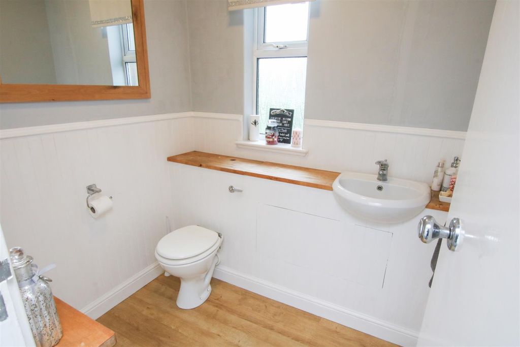 Property photo 3 of 23 Ground Floor W/C