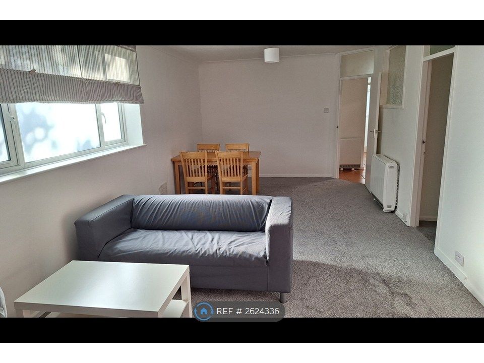 Property photo 3 of 10 Lounge