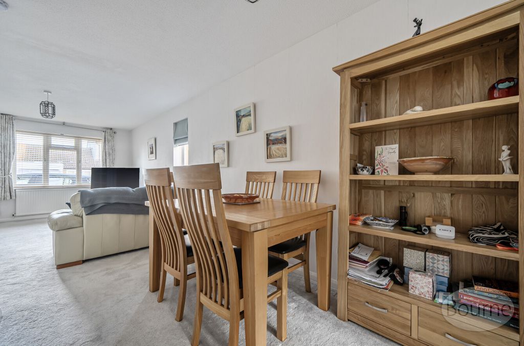 Property photo 3 of 15 8E6d1047-Feae-45c...