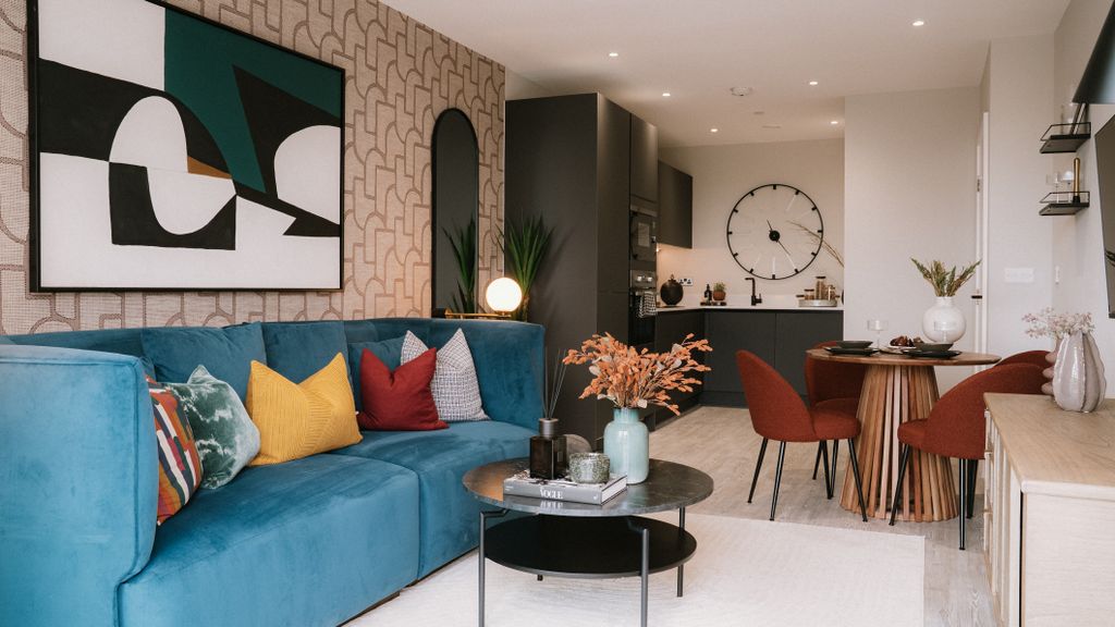 Property photo 2 of 18