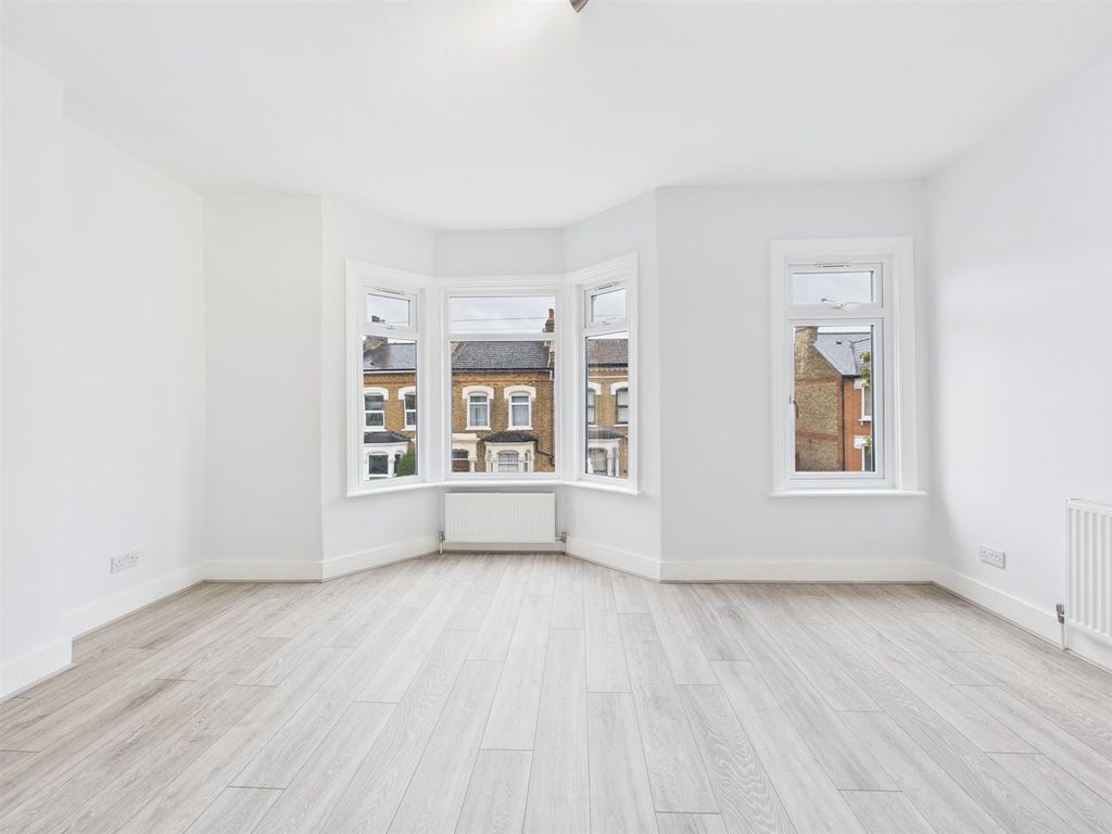 Property photo 3 of 15 Cam01358G0-Pr0188-Still031.Jpg