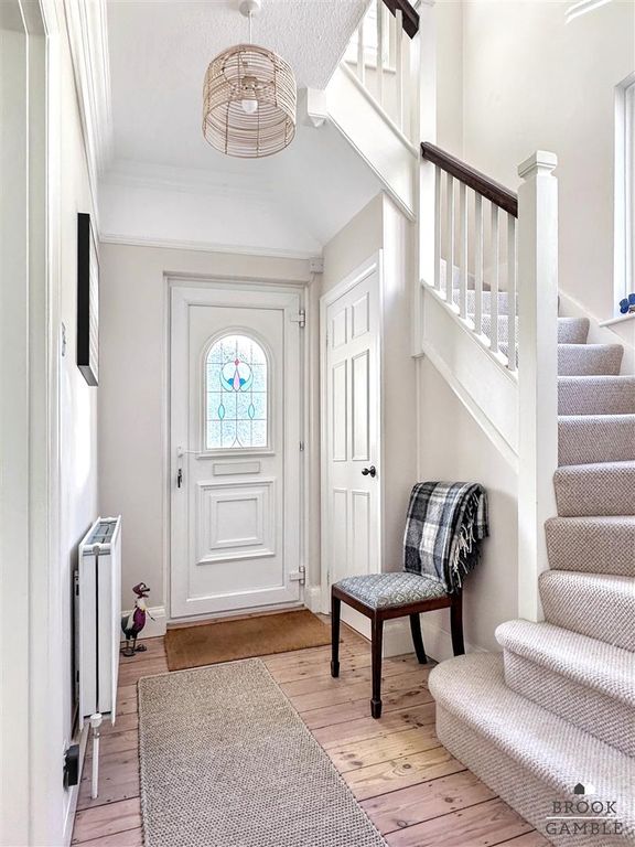 Property photo 3 of 19 01323 438506