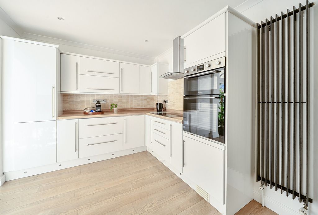 Property photo 2 of 10 1479657-6-6A2c3Cf...