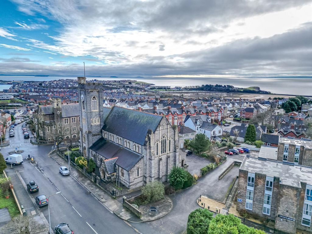 Property photo 2 of 18 Front