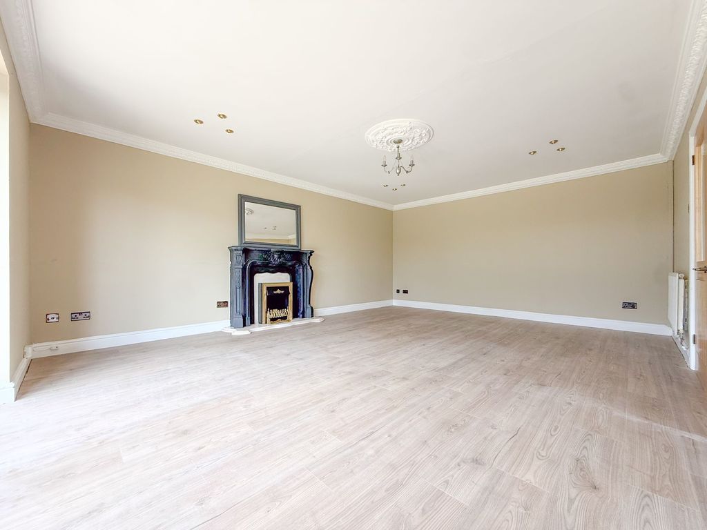 Property photo 3 of 40
