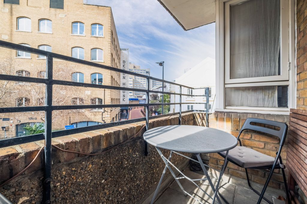 Property photo 3 of 12