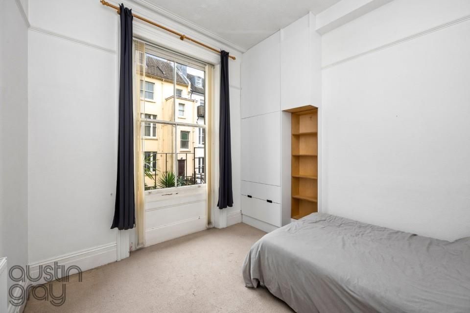 Property photo 3 of 9 St Michael's Place, 32, Flat 2-014 (Custom).Jpg