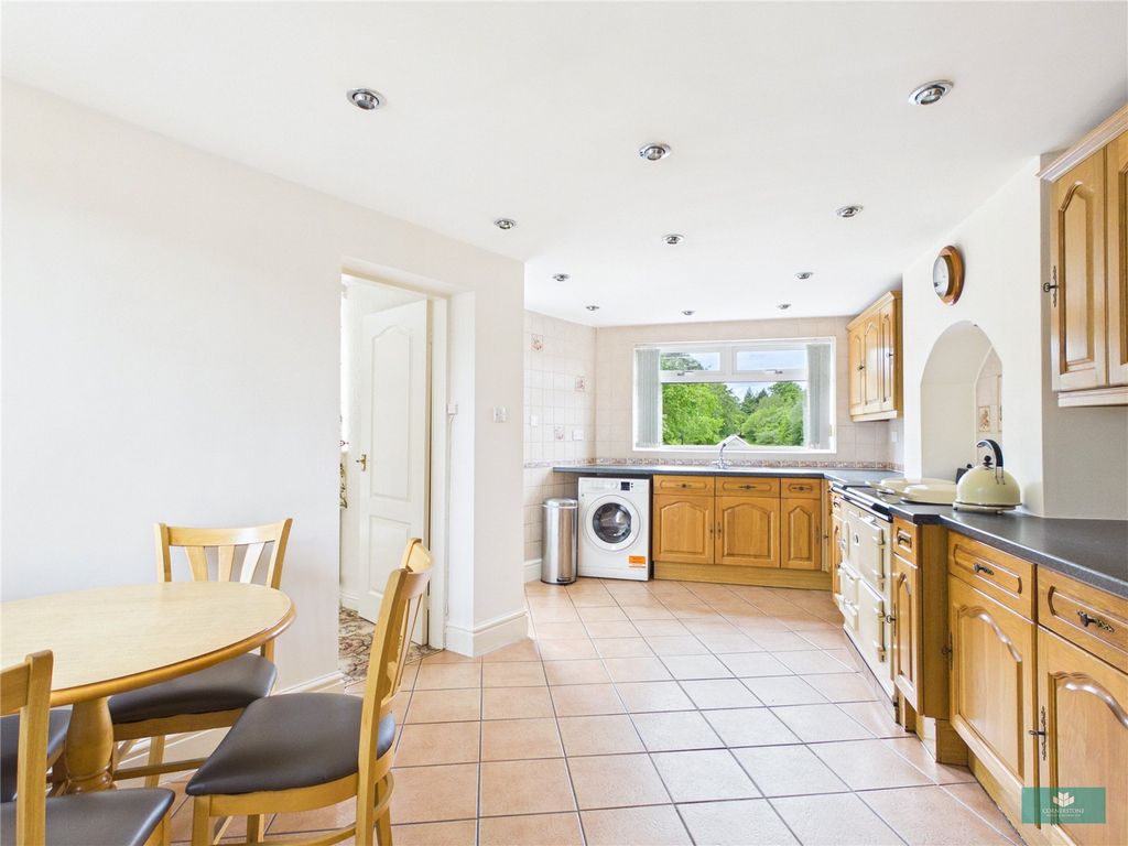 Property photo 2 of 22 Picture No. 48