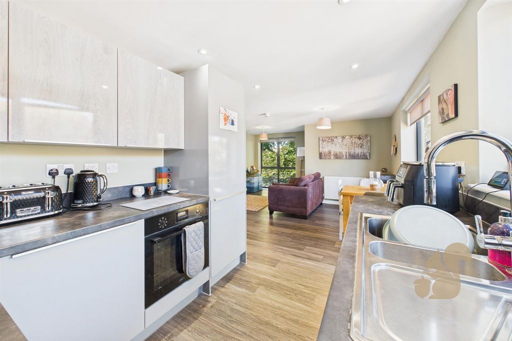 Property photo 2 of 14 Kitchen