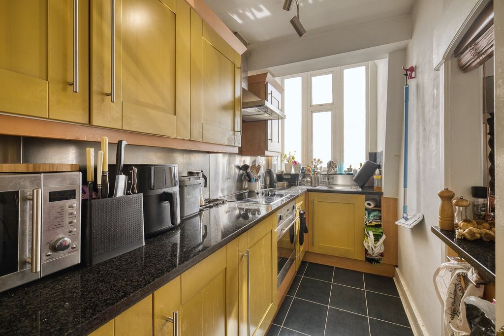 Property photo 3 of 13 Picture 3