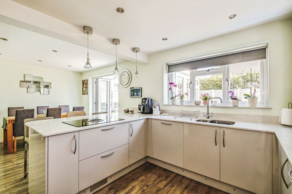 Property photo 2 of 24 Pbox-Img.Jpg