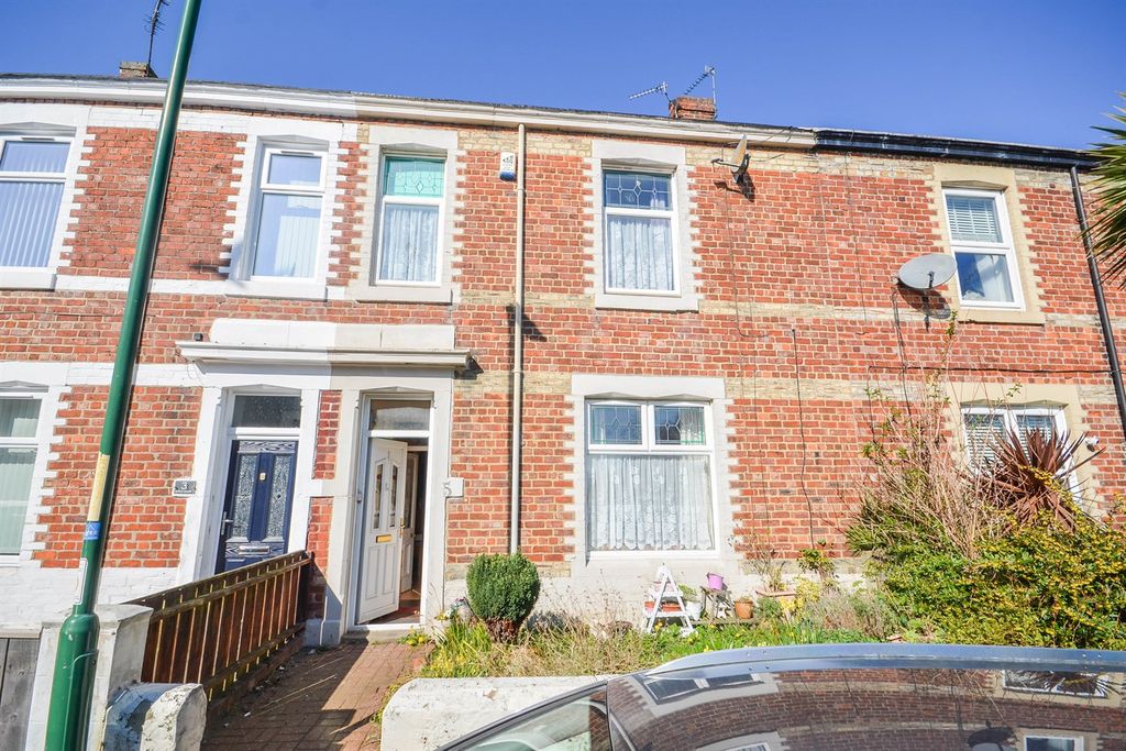 Property photo 1 of 10 (Main)