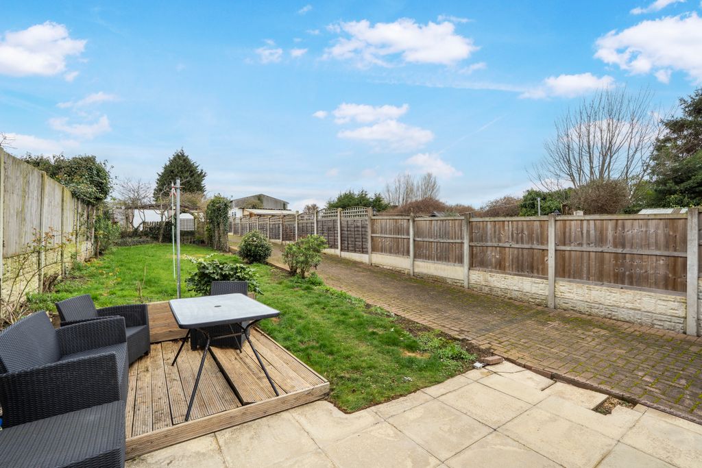 Property photo 3 of 15 Rear Garden 2