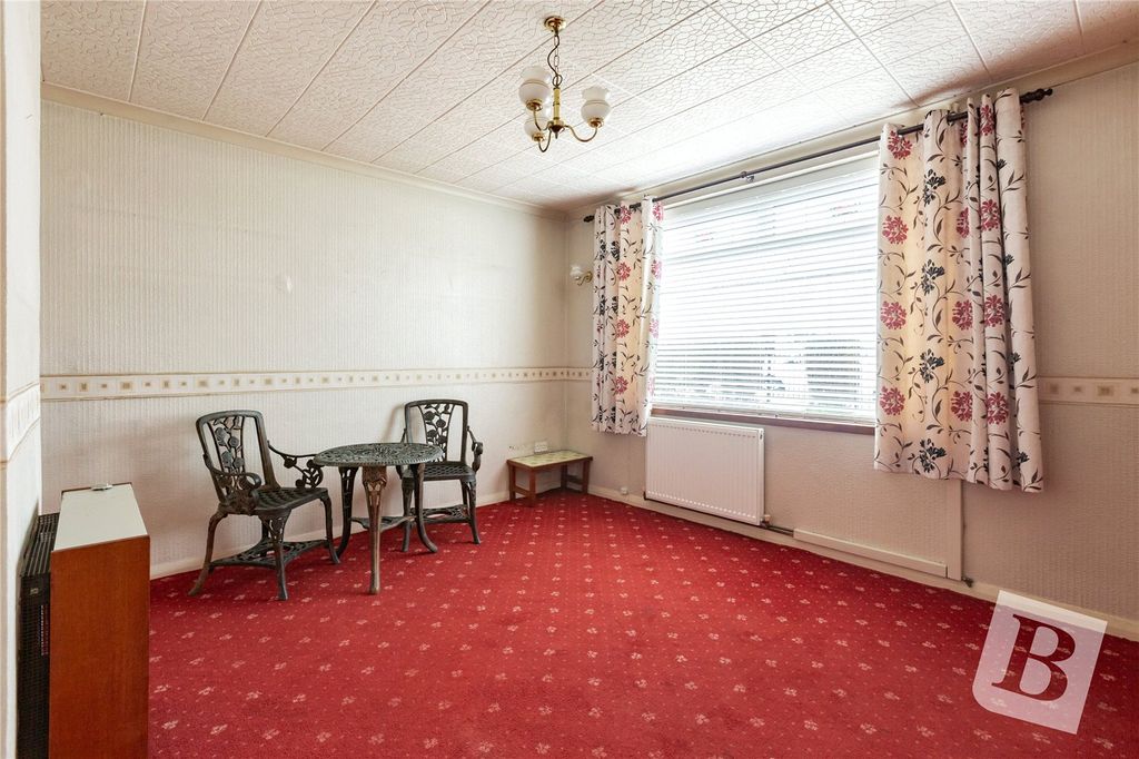 Property photo 3 of 10 Living Room