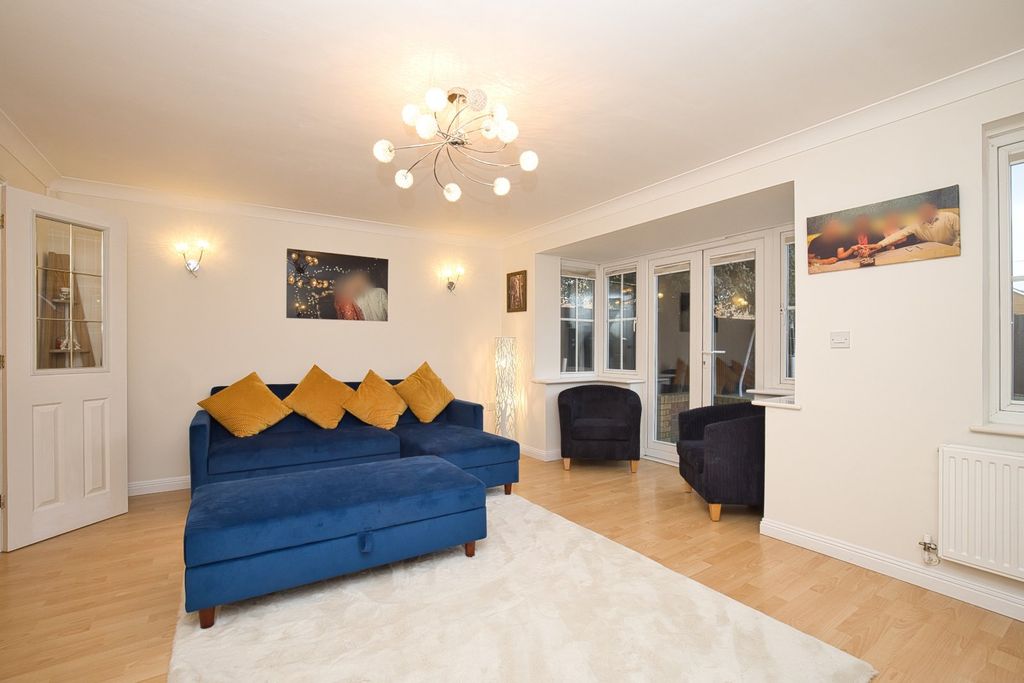 Property photo 3 of 16 Picture 3