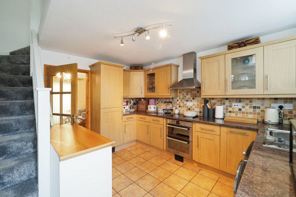 Property photo 2 of 20 Open Style Kitchen/Breakfast