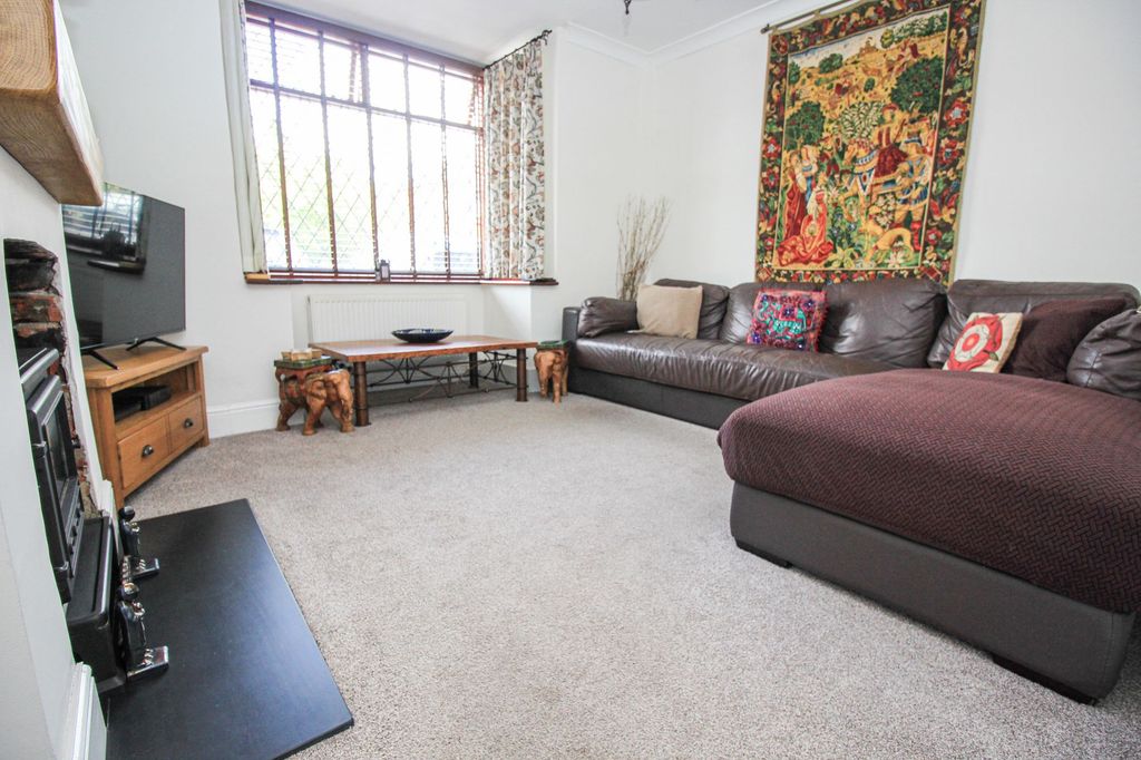 Property photo 3 of 20
