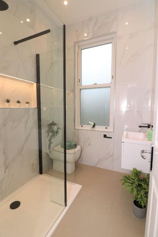 Property photo 2 of 3