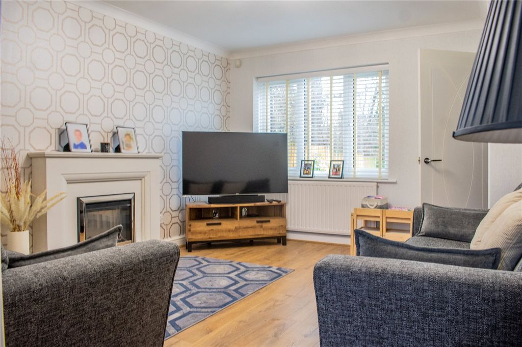 Property photo 2 of 22 Lounge