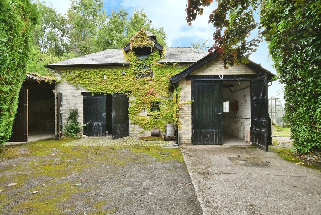 Property photo 2 of 18 Coah House